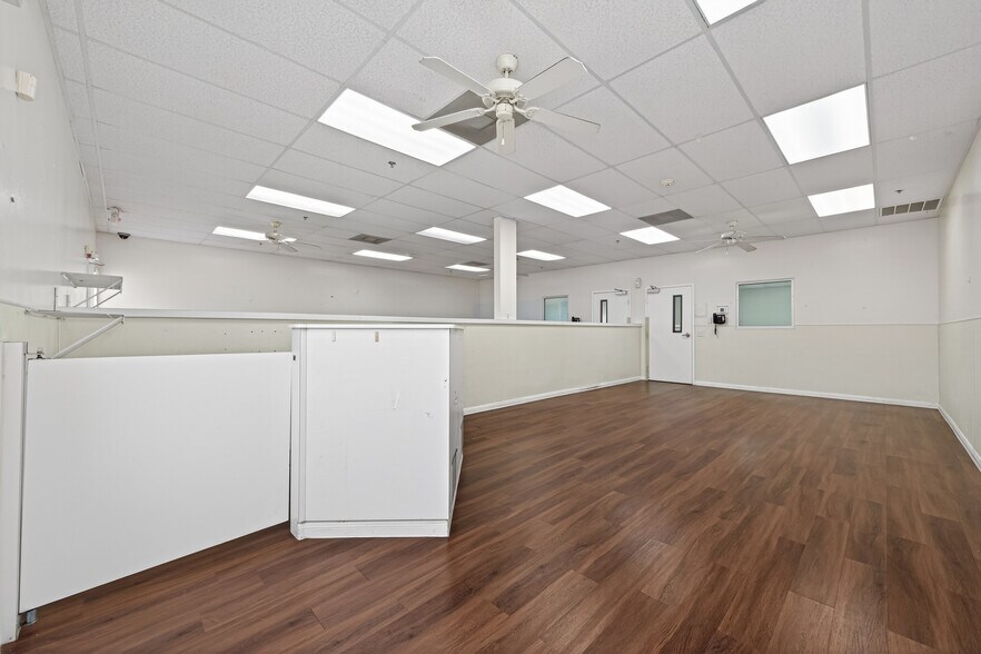 More Photos Of 8525 Queenston Blvd, Houston Freestanding For Sale