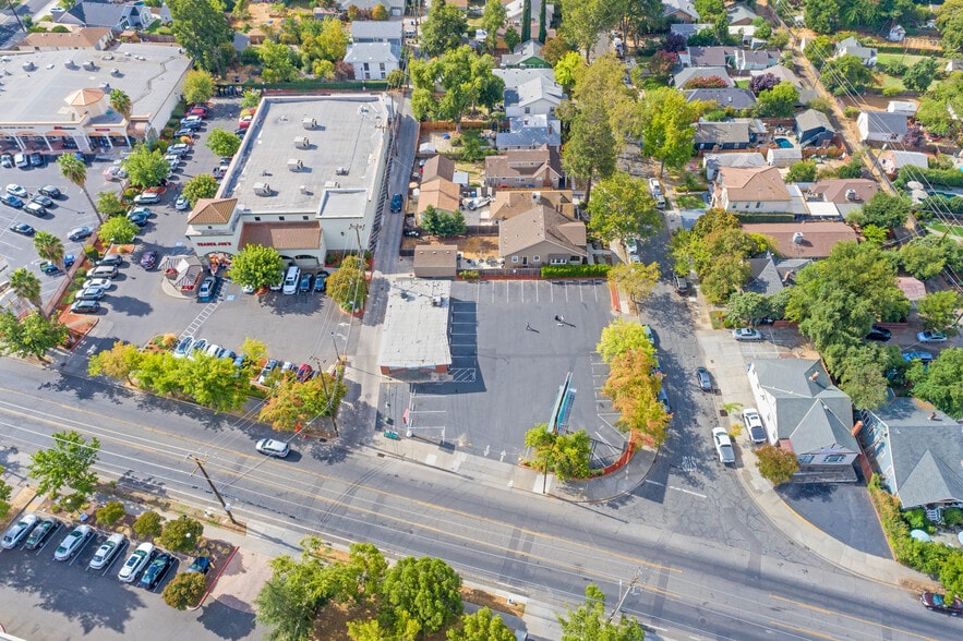 More Photos Of 4900-4922 Folsom Blvd, Sacramento Restaurant For Sale