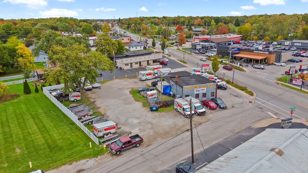 More Photos Of 1001-1003 Calumet Ave, Valparaiso Auto Repair For Sale