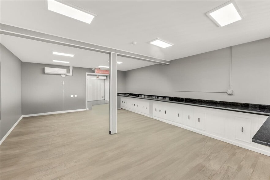 More Photos Of 357 W Main St, Searsport Freestanding For Sale