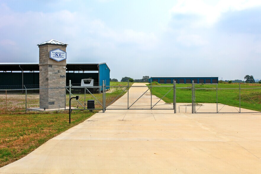 More Photos Of 1114 Innovation Dr, Bryan Self Storage For Sale