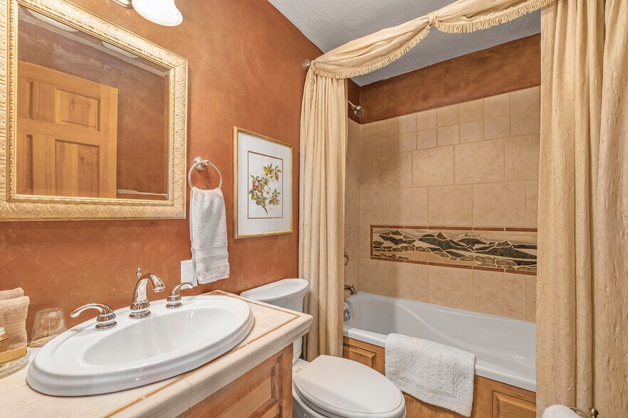 More Photos Of 13 Gott Ln, Salmon Hospitality For Sale