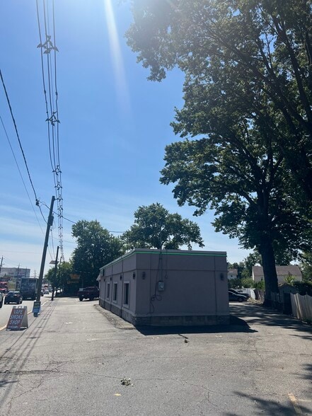 More Photos Of 223 Route 17, Rochelle Park Freestanding For Sale