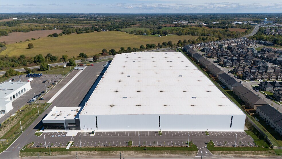 More Photos Of 151 Garden Ave, Brantford Distribution For Lease