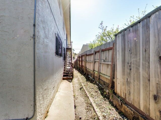 More Photos Of 2120 E 22nd St, Oakland Apartments For Sale