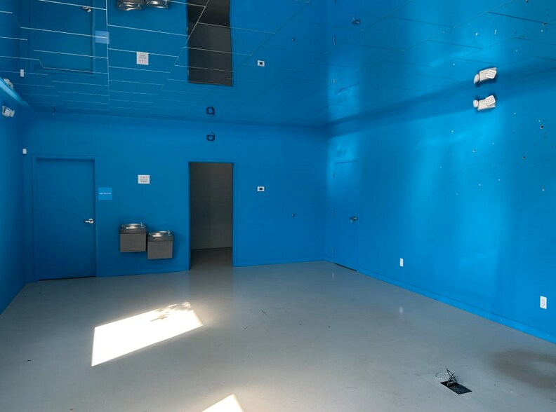 More Photos Of 450 S Glaspie St, Oxford Warehouse For Sale