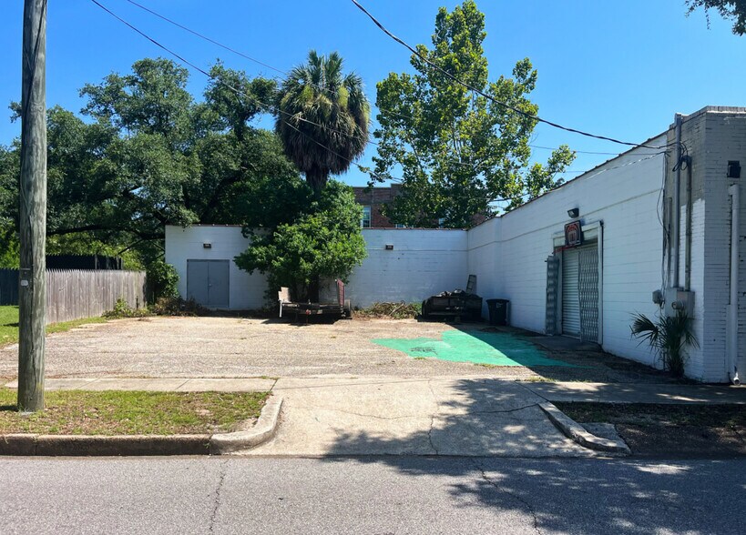 More Photos Of 310 S Broad St, Mobile Freestanding For Sale