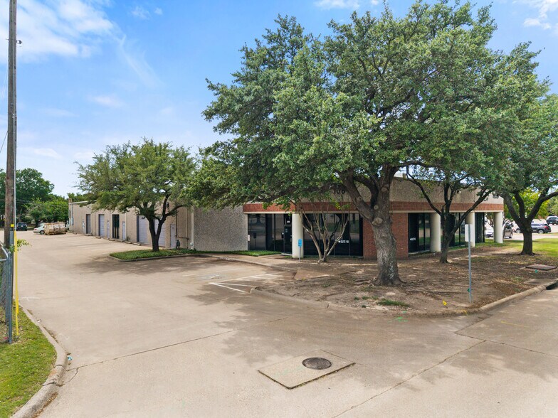 More Photos Of 11601 Plano Rd, Dallas Unknown For Lease