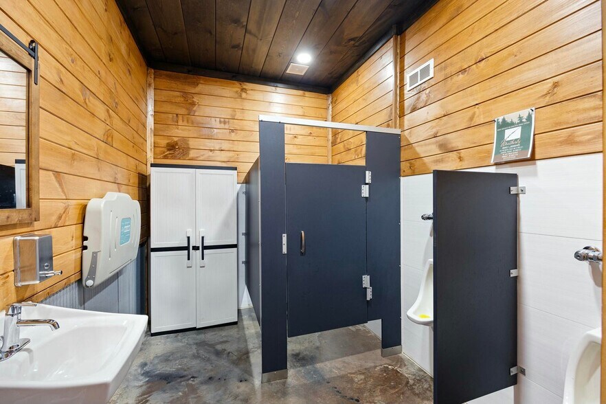 More Photos Of 9559 Co 5440 Rd rd, Ozone Restaurant For Sale