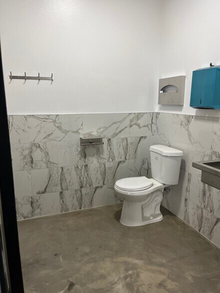 More Photos Of 11830 Wakeman St, Santa Fe Springs Manufacturing For Sale