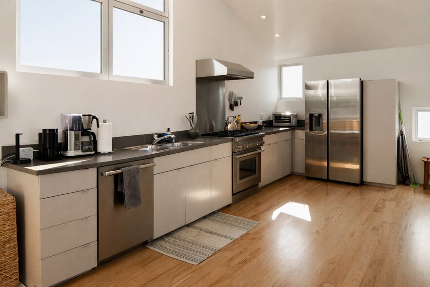 More Photos Of 608 Westminster Ave, Venice Apartments For Sale