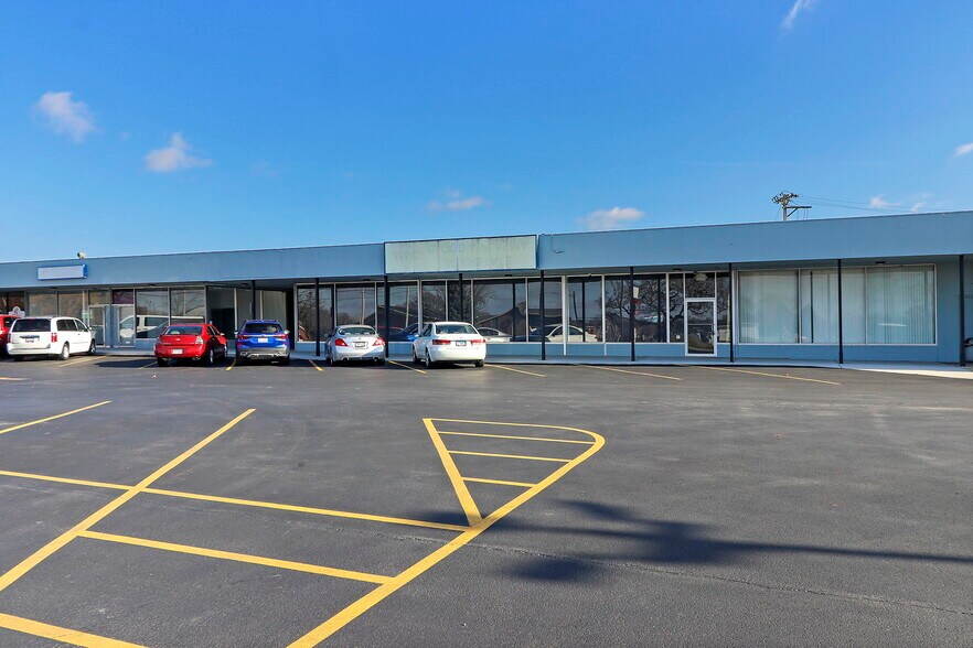 More Photos Of 2027-2055 22nd Ave, Kenosha General Retail For Lease