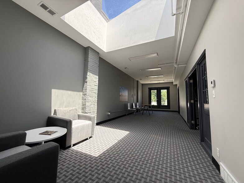 More Photos Of 428-450 Cleveland Ave, Loveland Storefront Retail Office For Lease