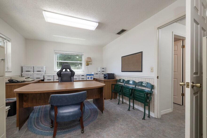 More Photos Of 2300 W Bay Dr, Largo Office Residential For Lease