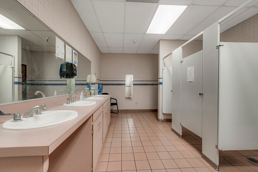 More Photos Of 400 E Park Ave, Chico Office For Sale