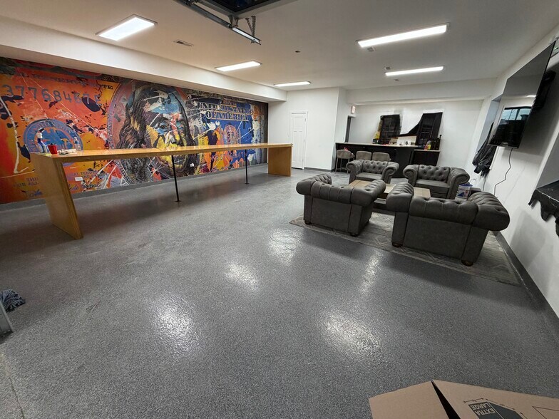 More Photos Of 3947 W Columbus Ave, Chicago Industrial For Lease