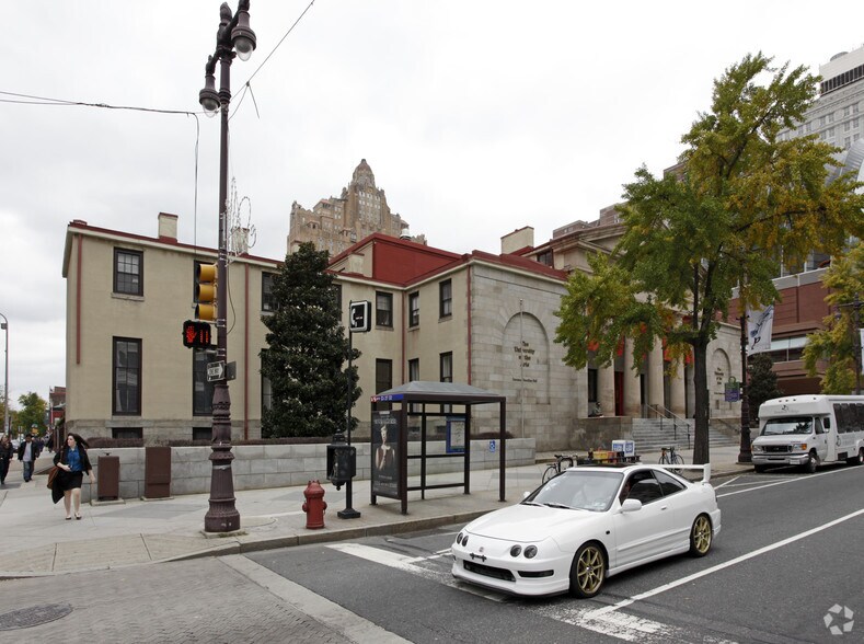 More Photos Of 320 S Broad St, Philadelphia Schools For Lease
