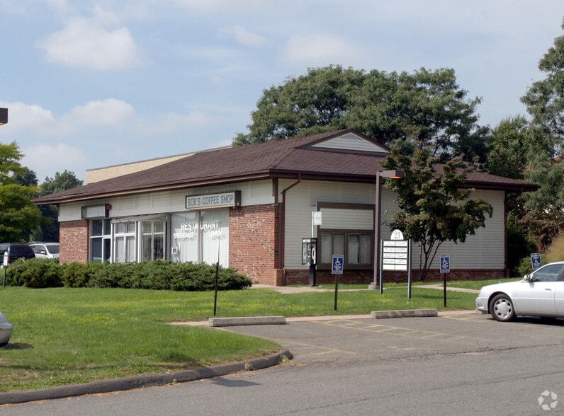 More Photos Of 53 New Britain Ave, Rocky Hill Unknown For Lease