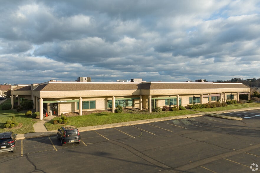 More Photos Of 95 James Way, Southampton Light Distribution For Sale