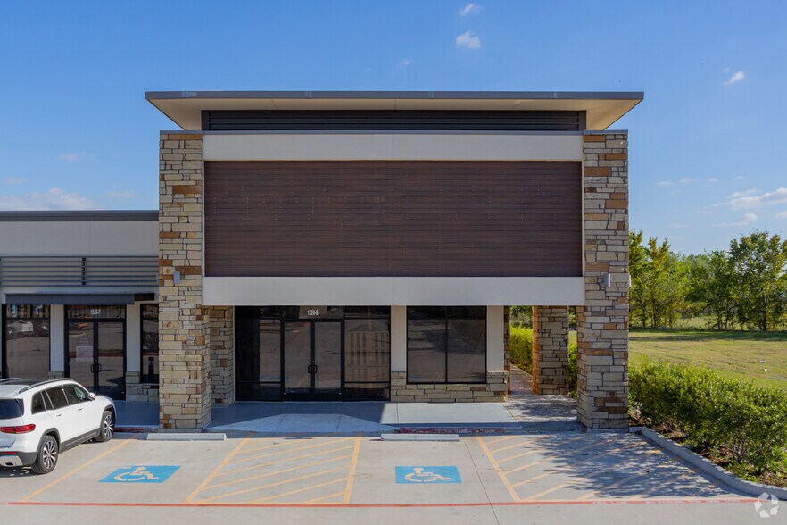More Photos Of 1520 College Ave, South Houston Storefront For Lease