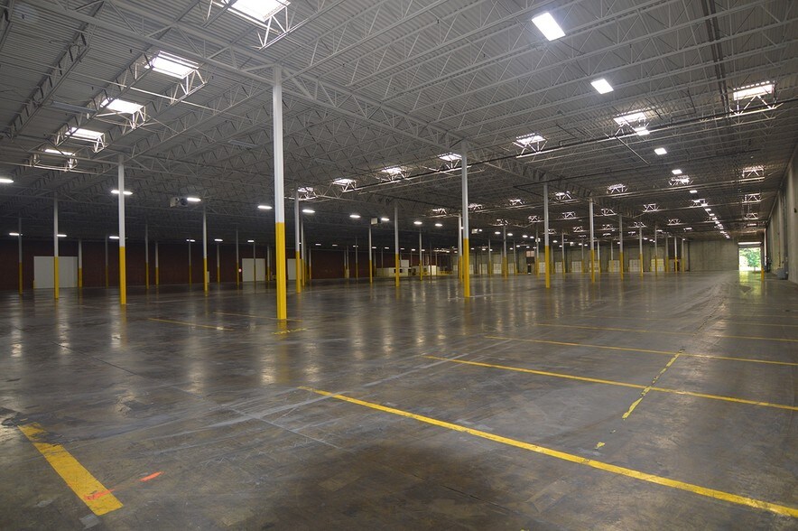 More Photos Of 7300 Reames Rd, Charlotte Warehouse For Lease