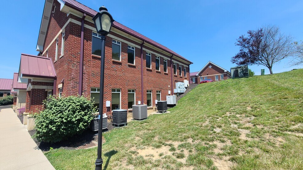 More Photos Of 559 Centre View Blvd, Crestview Hills Office For Lease