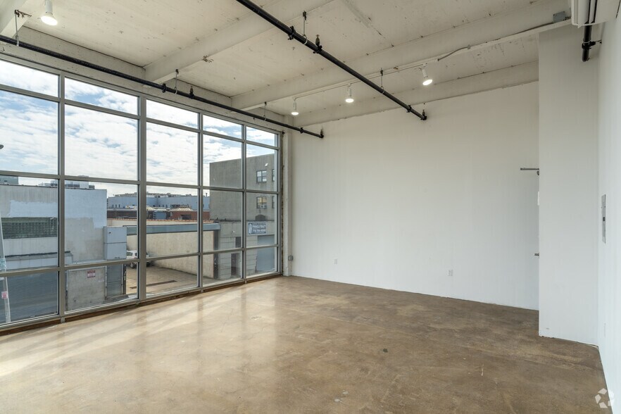 More Photos Of 4322 36th St, Long Island City Office For Lease