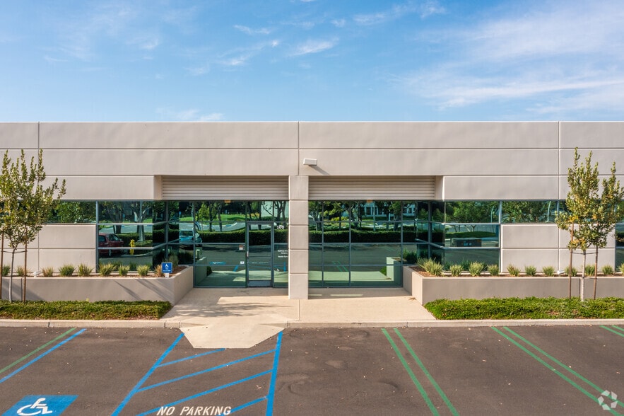 More Photos Of 30 Fairbanks, Irvine Research And Development For Lease