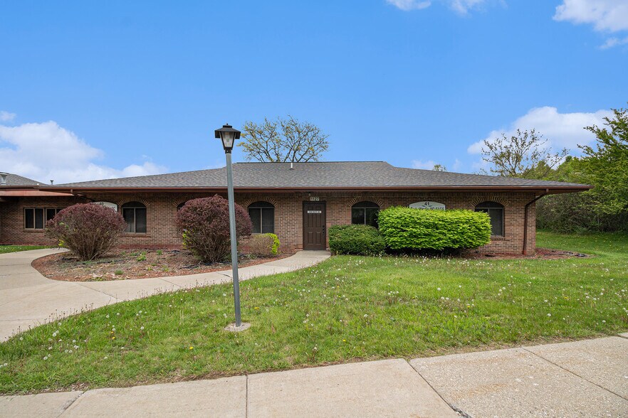 More Photos Of 1121-1127 Villa Linde Ct, Flint Medical For Sale