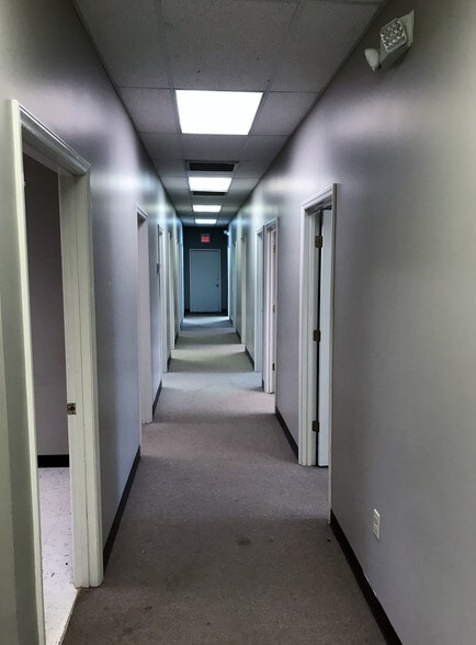 More Photos Of 450 S Church St, Fincastle Medical For Lease
