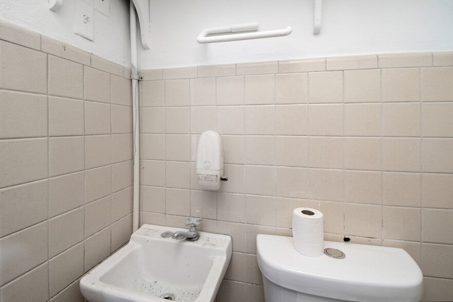 More Photos Of 715 McDuff Ave N, Jacksonville Storefront Retail Residential For Sale