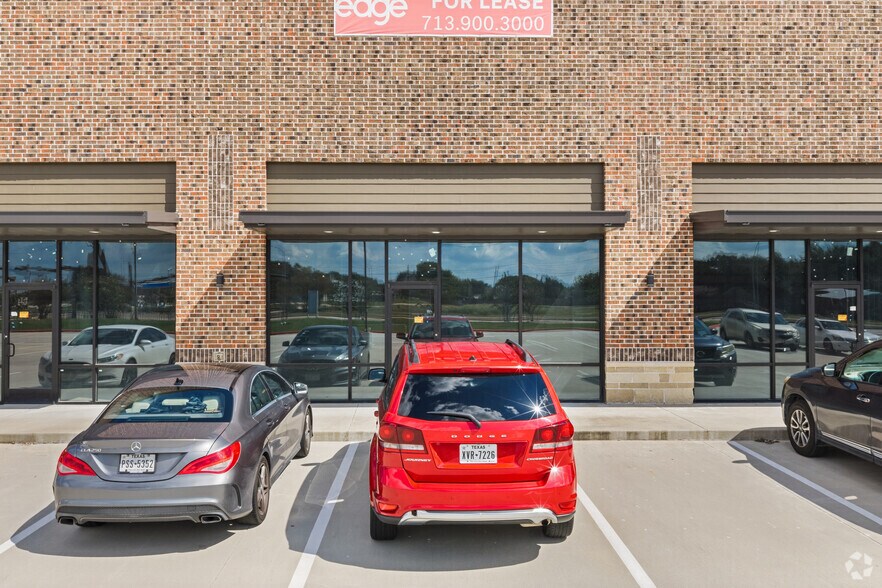 More Photos Of 5149 Reading Rd, Rosenberg Storefront For Sale
