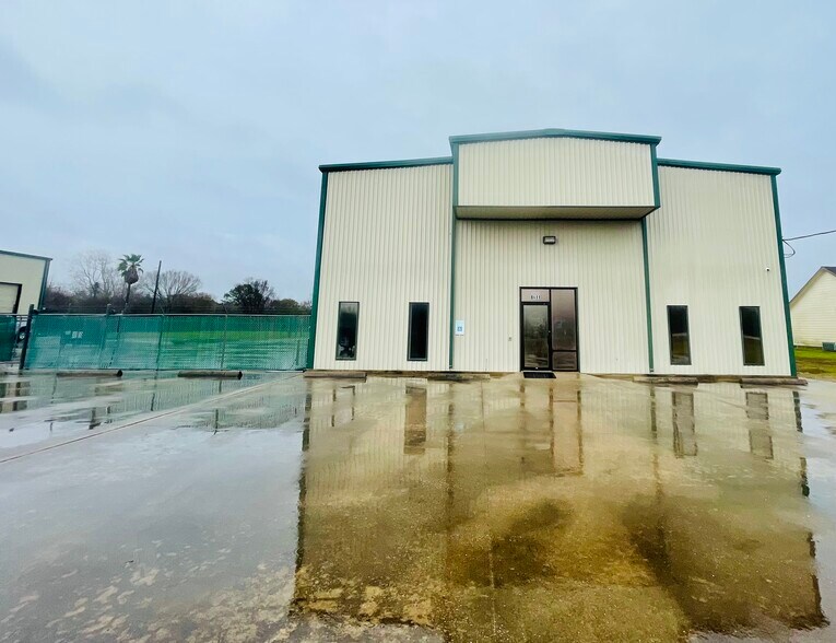 Primary Photo Of 8611 County Road 48, Rosharon Warehouse For Lease