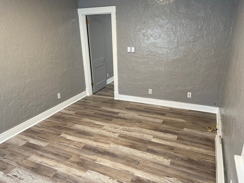 More Photos Of 3519 Washington Ave, Finleyville Storefront Retail Office For Lease