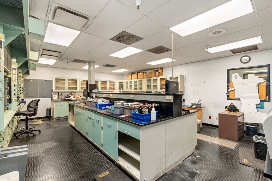 More Photos Of 225 Commerce Dr, Fort Collins Warehouse For Sale