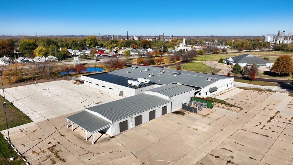 Primary Photo Of 200 Enterprise Dr, Pekin Light Distribution For Sale