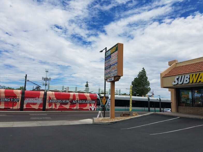 More Photos Of 7828 N 19th Ave, Phoenix Unknown For Lease