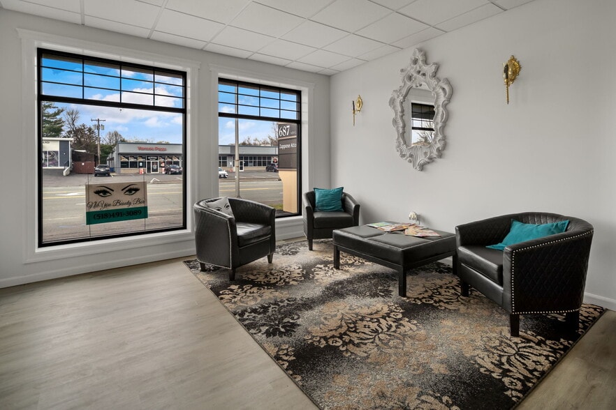 More Photos Of 687 New Loudon Rd, Latham Storefront For Sale