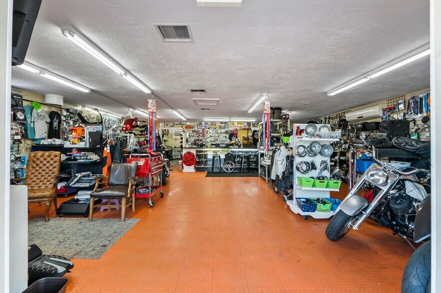 More Photos Of 1841 S Ridgewood Ave, Daytona Beach Freestanding For Sale