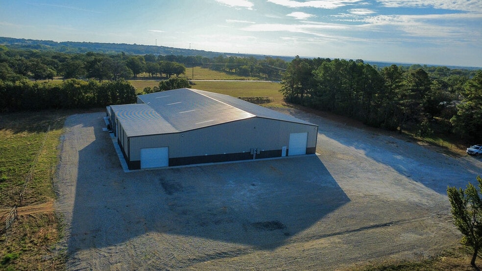 More Photos Of 6160 Mineral Wells Hwy, Weatherford Warehouse For Lease