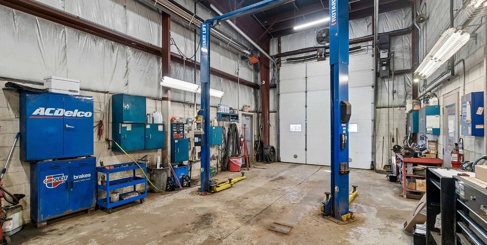 More Photos Of 2496 Doral Dr, Innisfil Auto Dealership For Sale