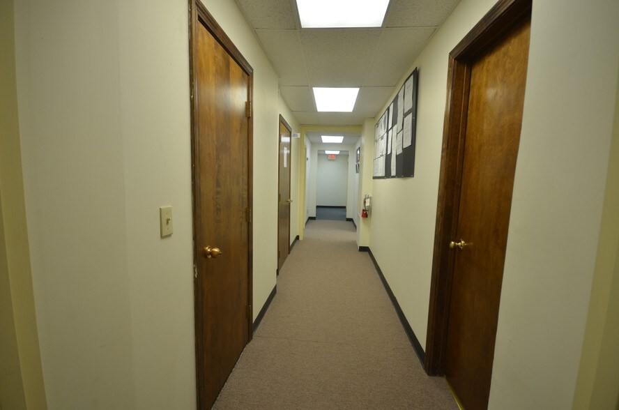 More Photos Of 20 Maple St, Springfield Office For Sale