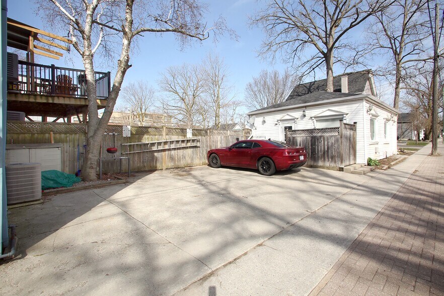 More Photos Of 10-12 Centre St, Markham Office Residential For Sale