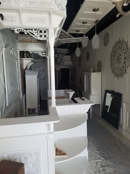 More Photos Of 701-711 Main St, Agawam Storefront For Lease
