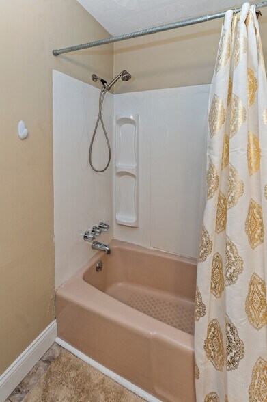More Photos Of 3625 New Shepherdsville Rd, Bardstown Flex For Sale