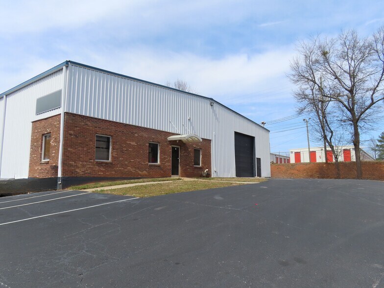 Primary Photo Of 1741 McCoba Dr SE, Smyrna Warehouse For Lease