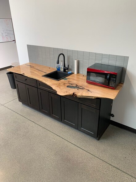More Photos Of 110 3rd St, Lynden Storefront Retail Office For Lease
