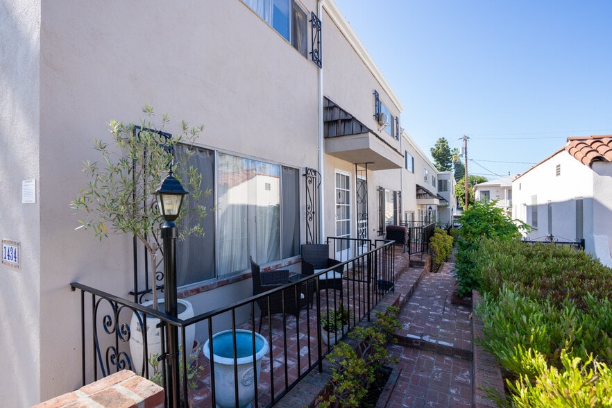 More Photos Of 1434 Berkeley St, Santa Monica Apartments For Sale