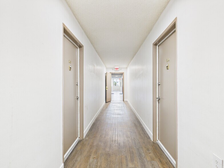 More Photos Of 4573 Willis Ave, Sherman Oaks Apartments For Sale