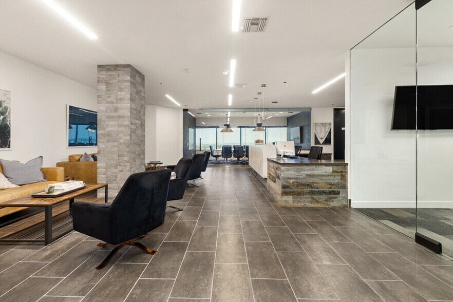 More Photos Of 17011 Beach Blvd, Huntington Beach Coworking Space